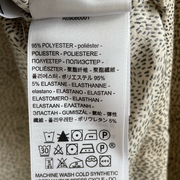 Levi’s - Women’s Delany Pleated Button-Up Blouse - Size XS - Cream & Black - Picture 5 of 6